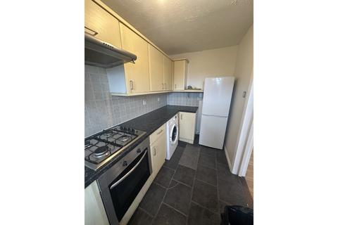 1 bedroom flat to rent, LIMES COURT, MITCHAM, MERTON