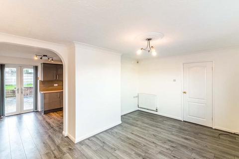 3 bedroom semi-detached house to rent, Union Court, South Yorkshire S70