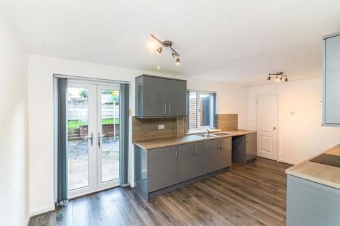 3 bedroom semi-detached house to rent, Union Court, South Yorkshire S70