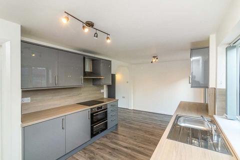 3 bedroom semi-detached house to rent, Union Court, South Yorkshire S70