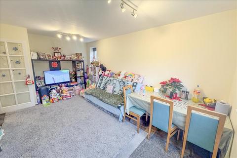 2 bedroom flat for sale, Redford Close, Feltham, Middlesex, TW13