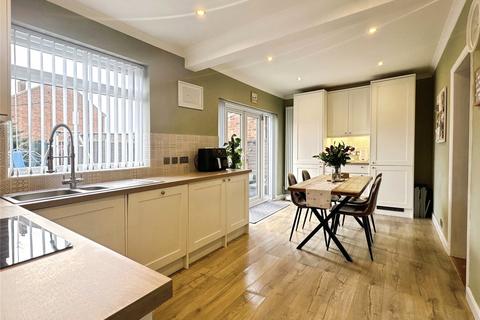 3 bedroom semi-detached house for sale, Osney Way, Kent DA12