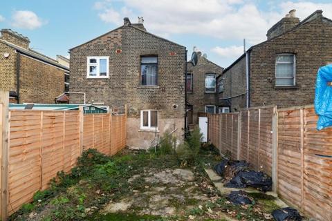 4 bedroom semi-detached house to rent, High Road Leytonstone, London