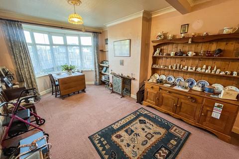 3 bedroom semi-detached house for sale, Narborough Road South, Leicestershire LE3