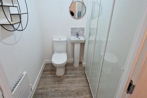 3 bedroom semi-detached house to rent, Northfleet, Kent DA11