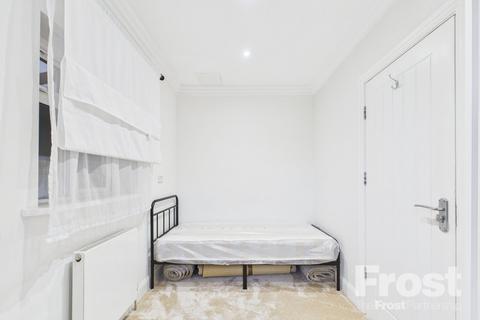 1 bedroom property to rent, Staines Road, Feltham, TW14
