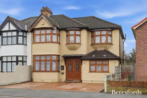 5 bedroom semi-detached house for sale, Carlton Road, Gide A Park, RM2