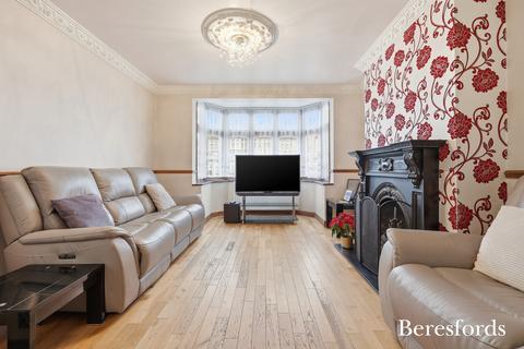 5 bedroom semi-detached house for sale, Carlton Road, Gide A Park, RM2