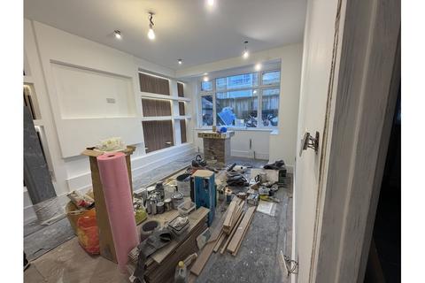 3 bedroom terraced house to rent, STREATHAM ROAD, MERTON, MITCHAM