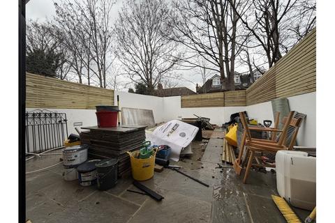 3 bedroom terraced house to rent, STREATHAM ROAD, MERTON, MITCHAM