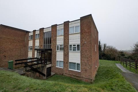 2 bedroom flat to rent, Holywell Avenue, Folkestone, CT19