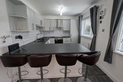 2 bedroom flat to rent, Holywell Avenue, Folkestone, CT19