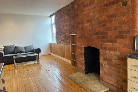 2 bedroom flat to rent, 384 Chester Road, Manchester, M16