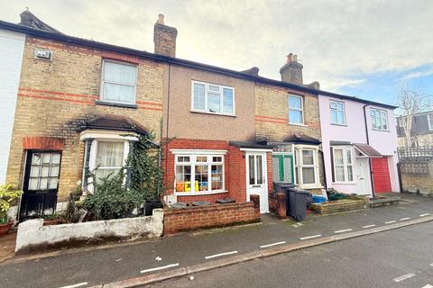 2 bedroom terraced house to rent, Yew Tree Road, Beckenham BR3