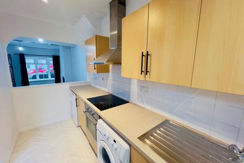 2 bedroom terraced house to rent, Yew Tree Road, Beckenham BR3