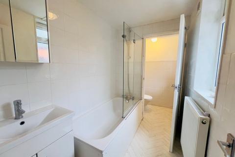 2 bedroom terraced house to rent, Yew Tree Road, Beckenham BR3