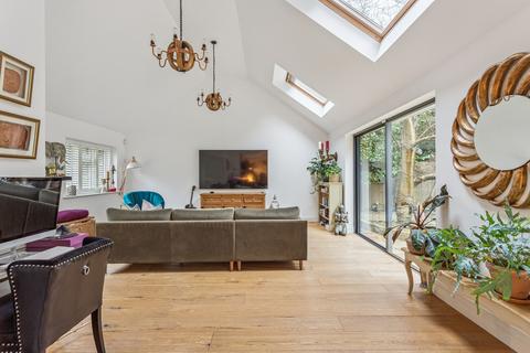 4 bedroom detached house for sale, Valley Road, Rickmansworth, WD3