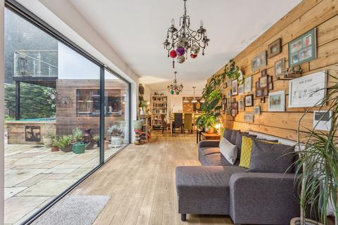 4 bedroom detached house for sale, Valley Road, Rickmansworth, WD3