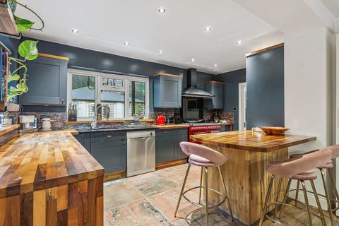 4 bedroom detached house for sale, Valley Road, Rickmansworth, WD3