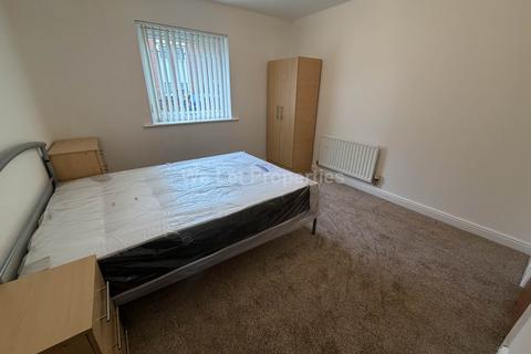 2 bedroom apartment to rent, Loreto Place, Manchester M15