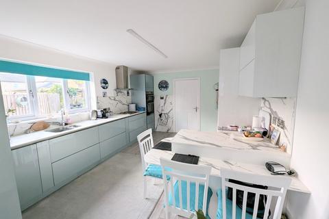 4 bedroom detached house for sale, Maes Y Coed, Ystradgynlais, Powys.