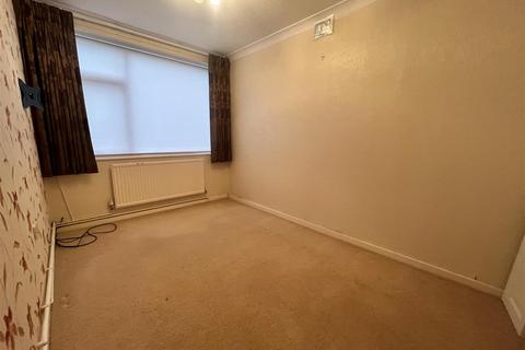 2 bedroom house to rent, Canons Close, Bolton