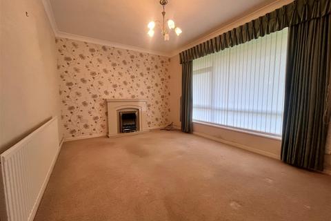 2 bedroom house to rent, Canons Close, Bolton