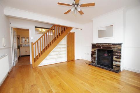 2 bedroom terraced house to rent, Rodbourne Road, Swindon SN2