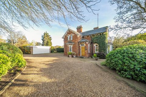 3 bedroom detached house for sale, Church Lane, Bedford