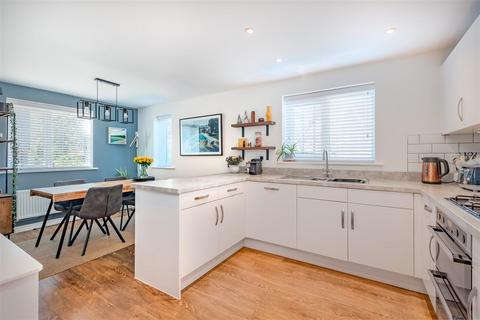 3 bedroom detached house for sale, Rhodes Way, Billingshurst