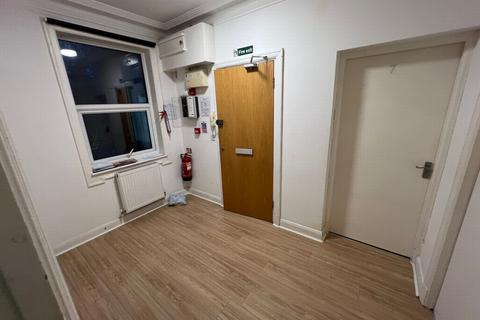 House share to rent, Sheila House, North Circular Road, Golders Green, NW11