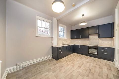 4 bedroom flat to rent, Dressington Avenue, London SE4