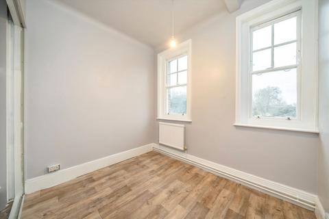 4 bedroom flat to rent, Dressington Avenue, London SE4