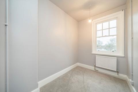 4 bedroom flat to rent, Dressington Avenue, London SE4