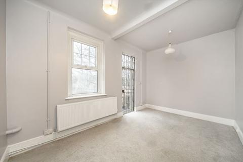 4 bedroom flat to rent, Dressington Avenue, London SE4