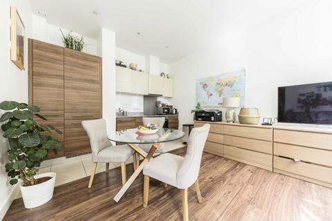 1 bedroom flat for sale, Bromyard Avenue, London W3