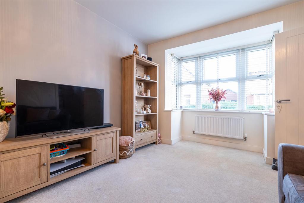 Living room 2 .jpg