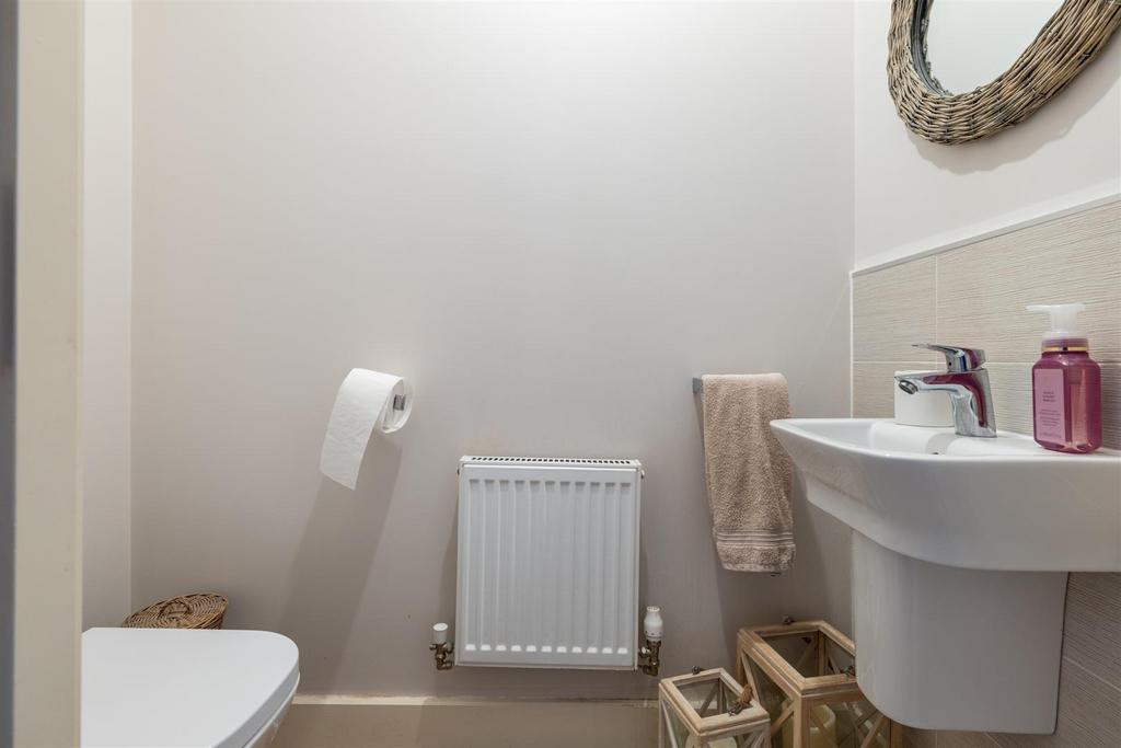 Downstairs toilet .jpg