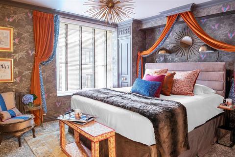 3 bedroom flat for sale, London SW7