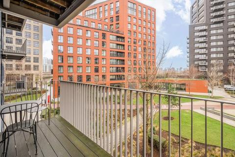 2 bedroom flat to rent, Botanic Square, London E14