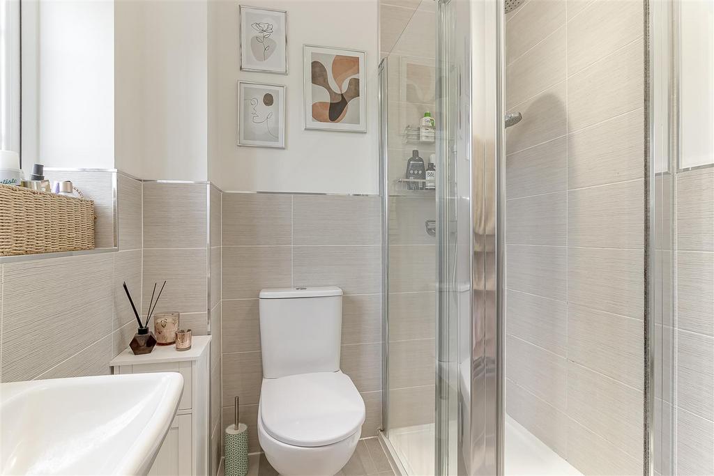 Master Bedroom Ensuite.jpg