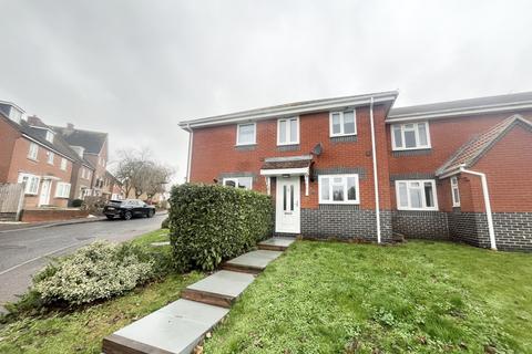 2 bedroom terraced house to rent, Epping Way, CM8