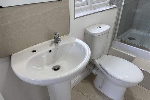 2 bedroom flat to rent, Benson Avenue, Wolverhampton
