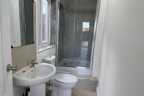 2 bedroom flat to rent, Benson Avenue, Wolverhampton