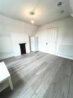 2 bedroom flat to rent, Corporation Road, Cardiff CF11