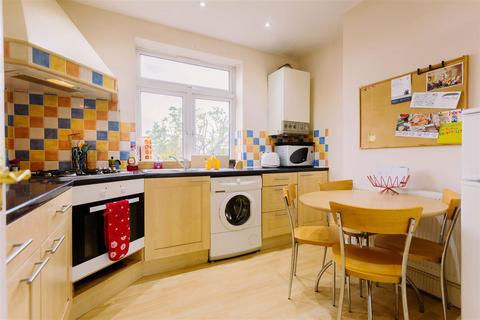 2 bedroom maisonette to rent, Fonthill Road, Finsbury park