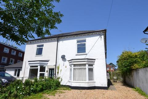 2 bedroom flat to rent - South Street, Hythe