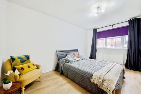2 bedroom maisonette to rent, Byland Close, Winchmore Hill