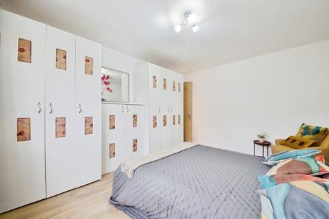 2 bedroom maisonette to rent, Byland Close, Winchmore Hill