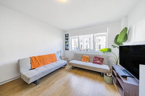 3 bedroom flat to rent, Stockwell Road, London, SW9